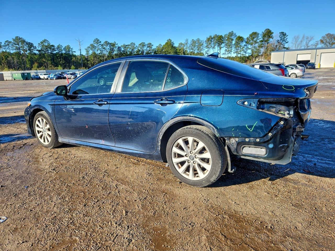 2020 TOYOTA CAMRY LE — снимка 2