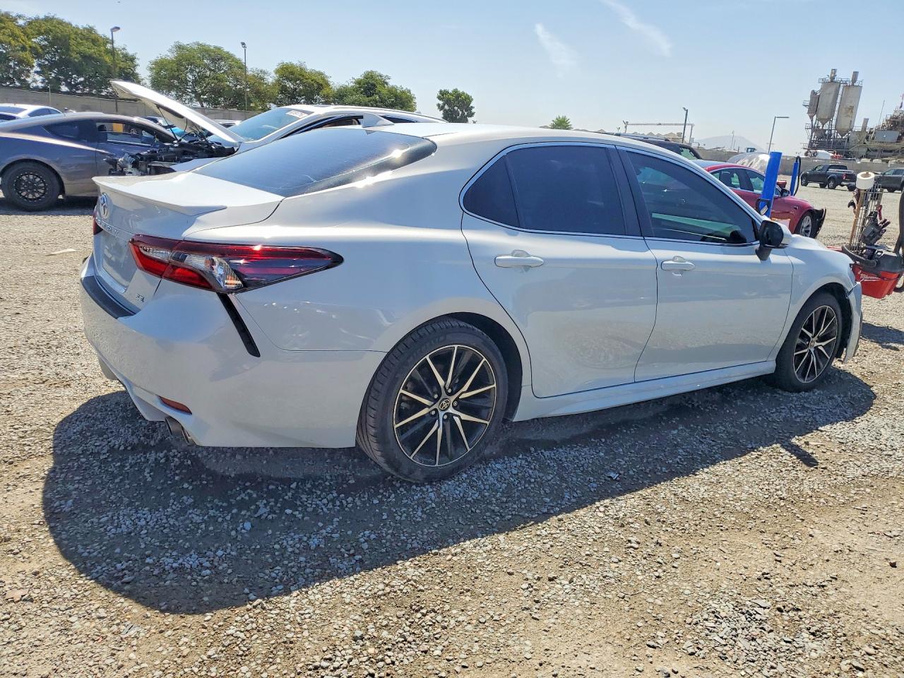 2023 TOYOTA CAMRY SE — снимка 3