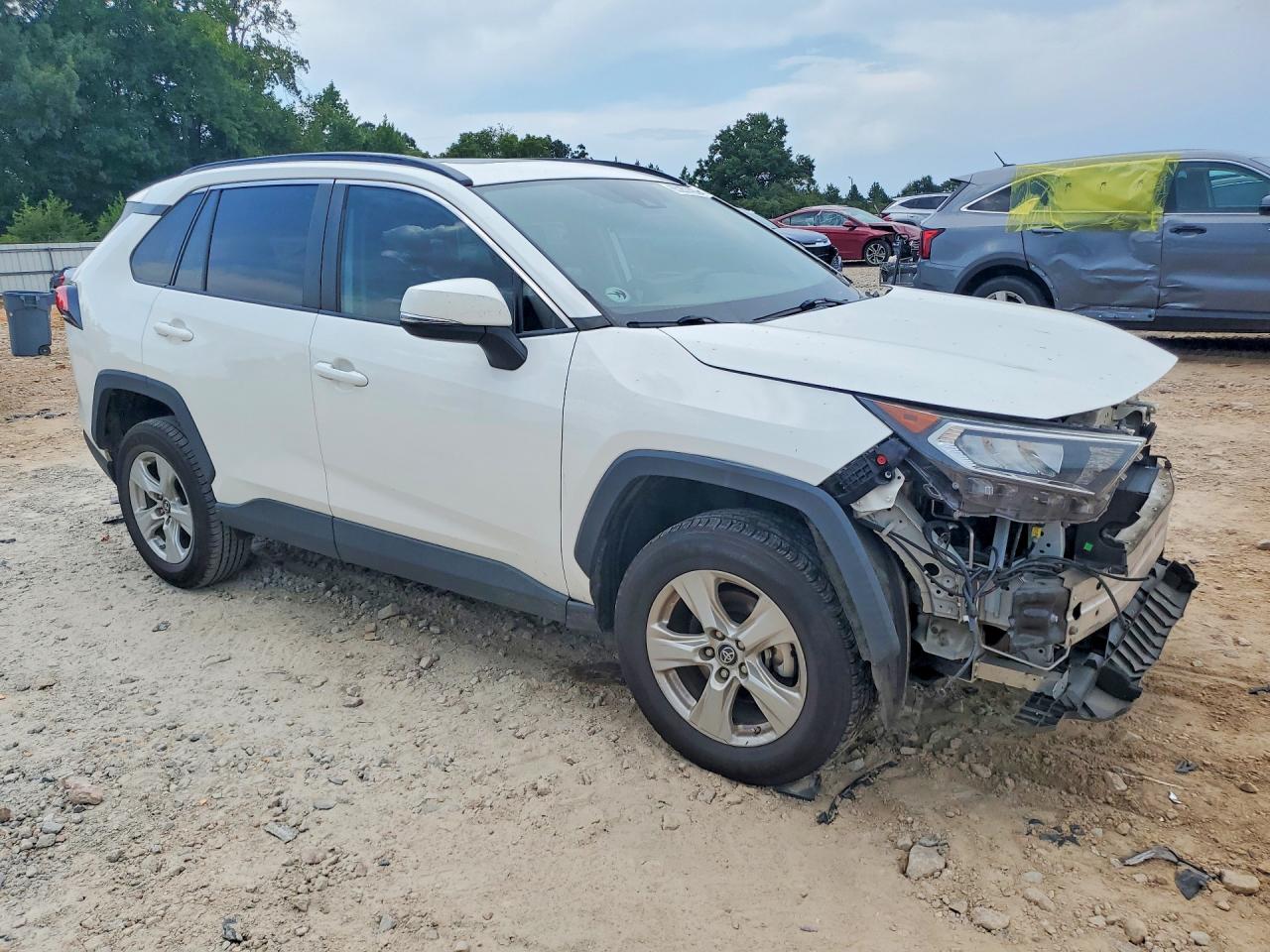 2019 TOYOTA RAV4 XLE — снимка 4