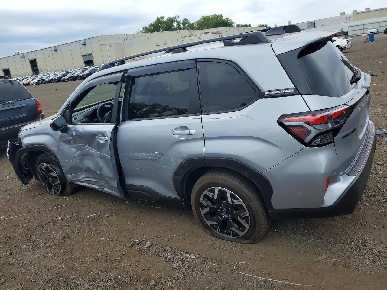2025 SUBARU FORESTER PREMIUM — снимка 2