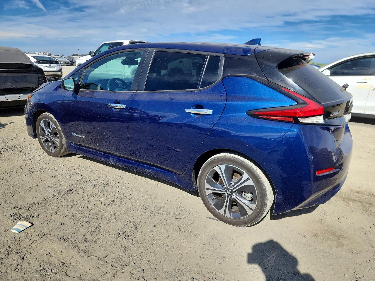 2018 NISSAN LEAF SV — снимка 2