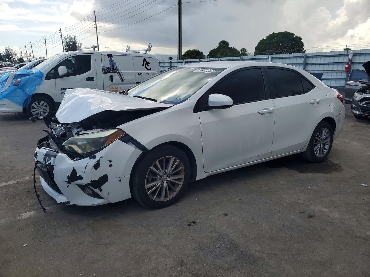 2015 TOYOTA COROLLA LE PLUS