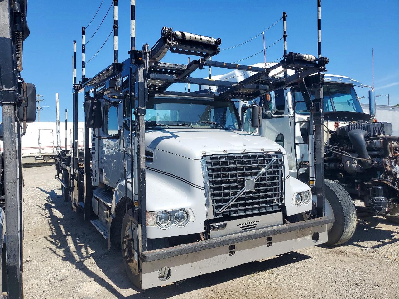 2014 VOLVO VAH