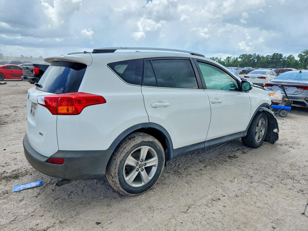 2015 TOYOTA RAV4 XLE — снимка 3