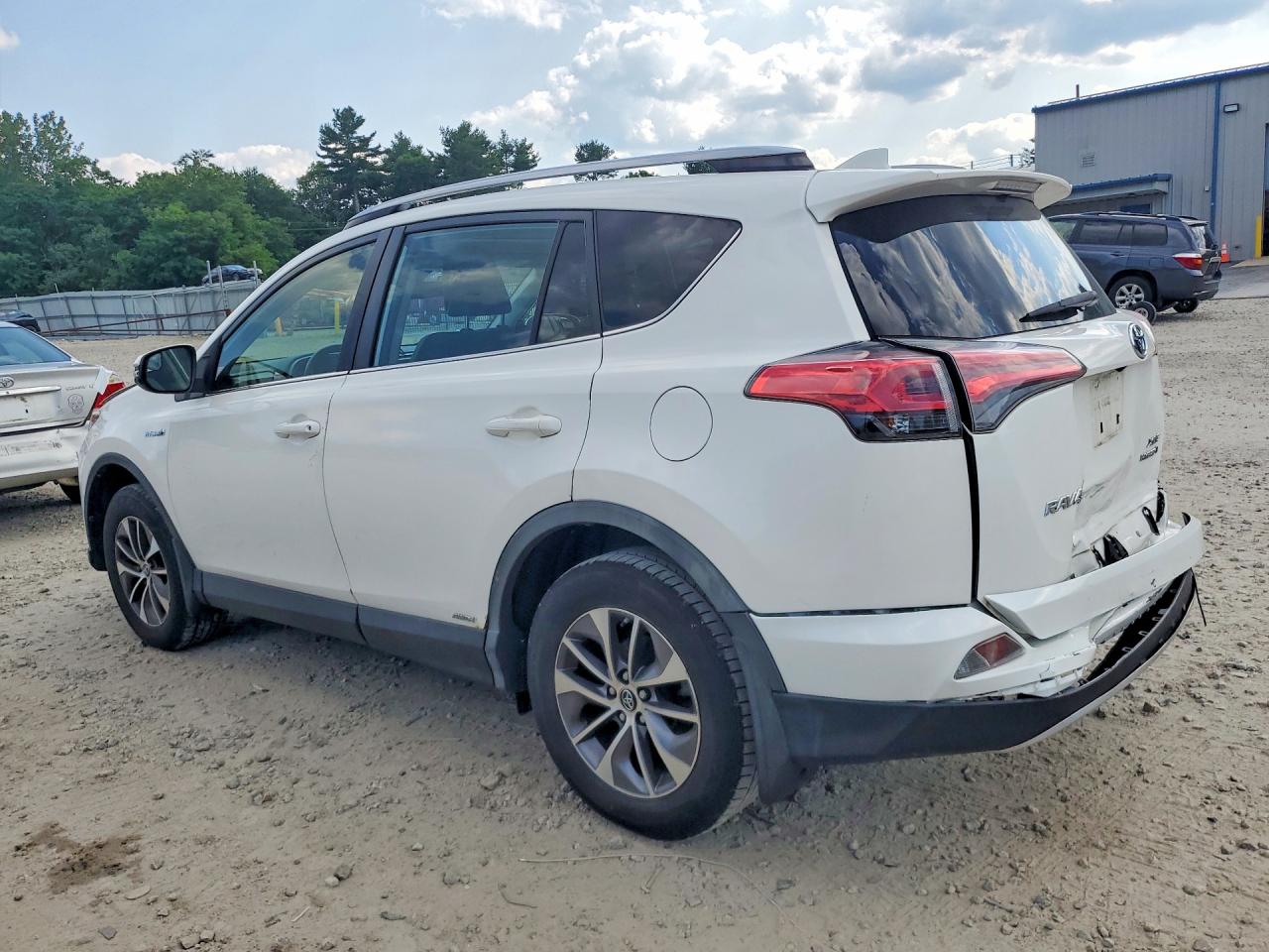 2018 TOYOTA RAV4 HYBRID XLE — снимка 2