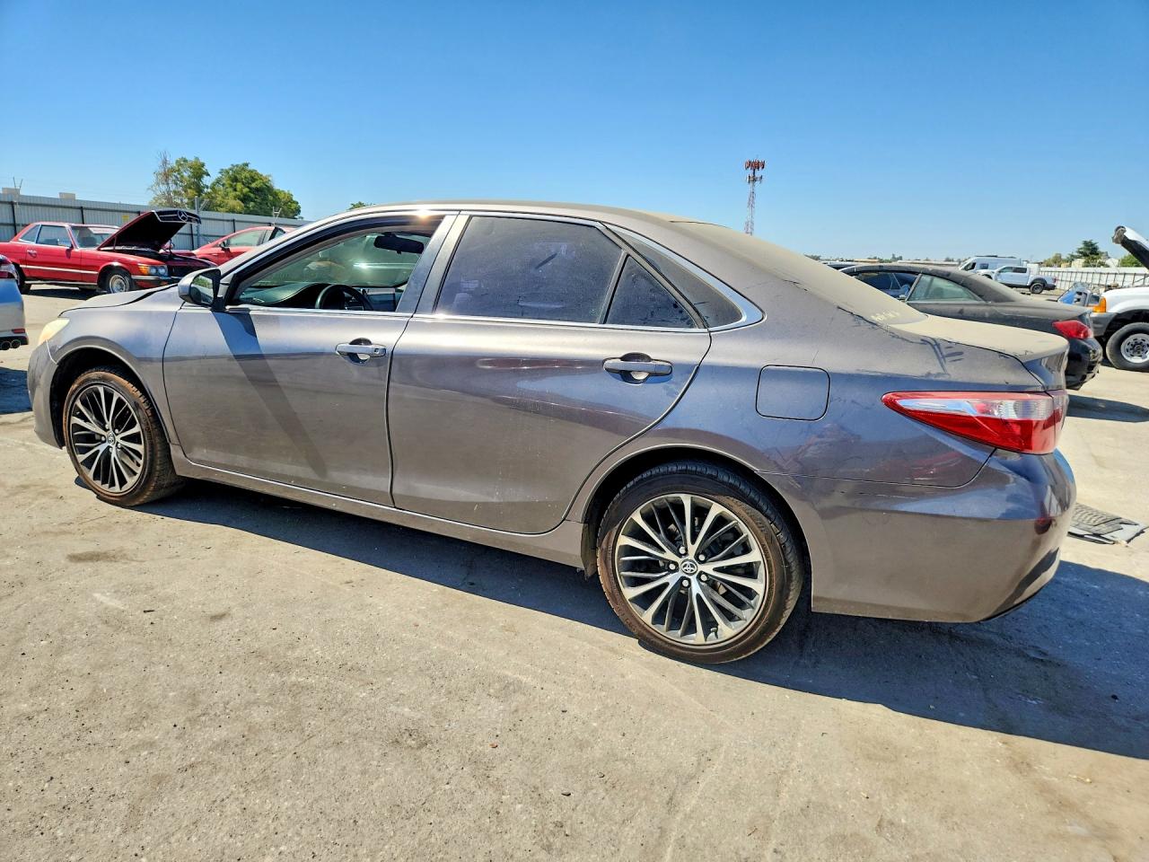 2016 TOYOTA CAMRY LE — снимка 2