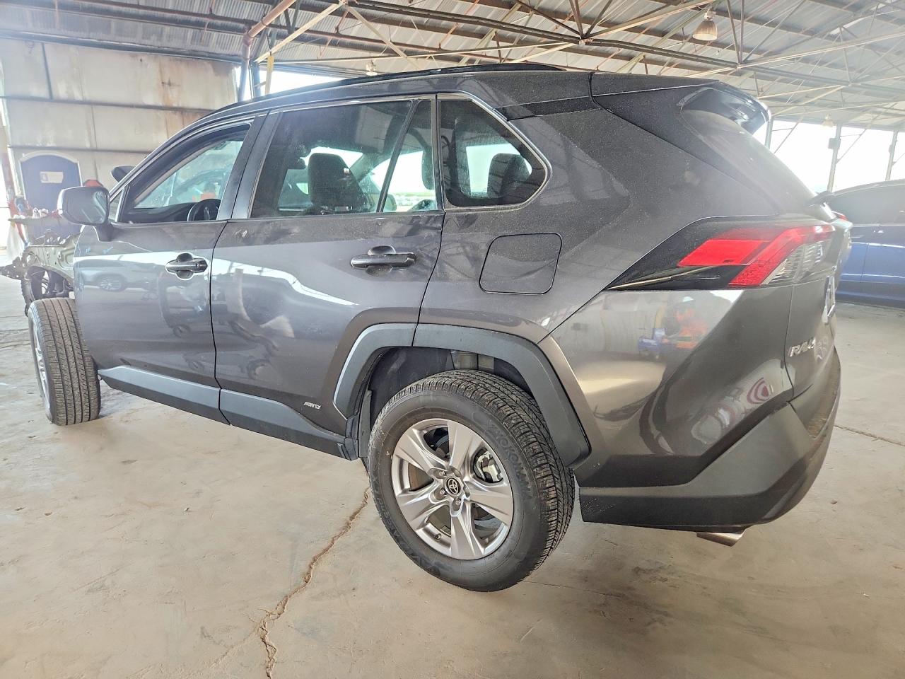 2022 TOYOTA RAV4 LE — снимка 2