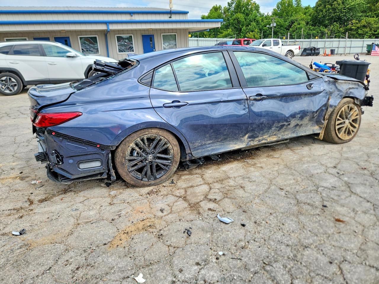2026 TOYOTA CAMRY SE — снимка 3