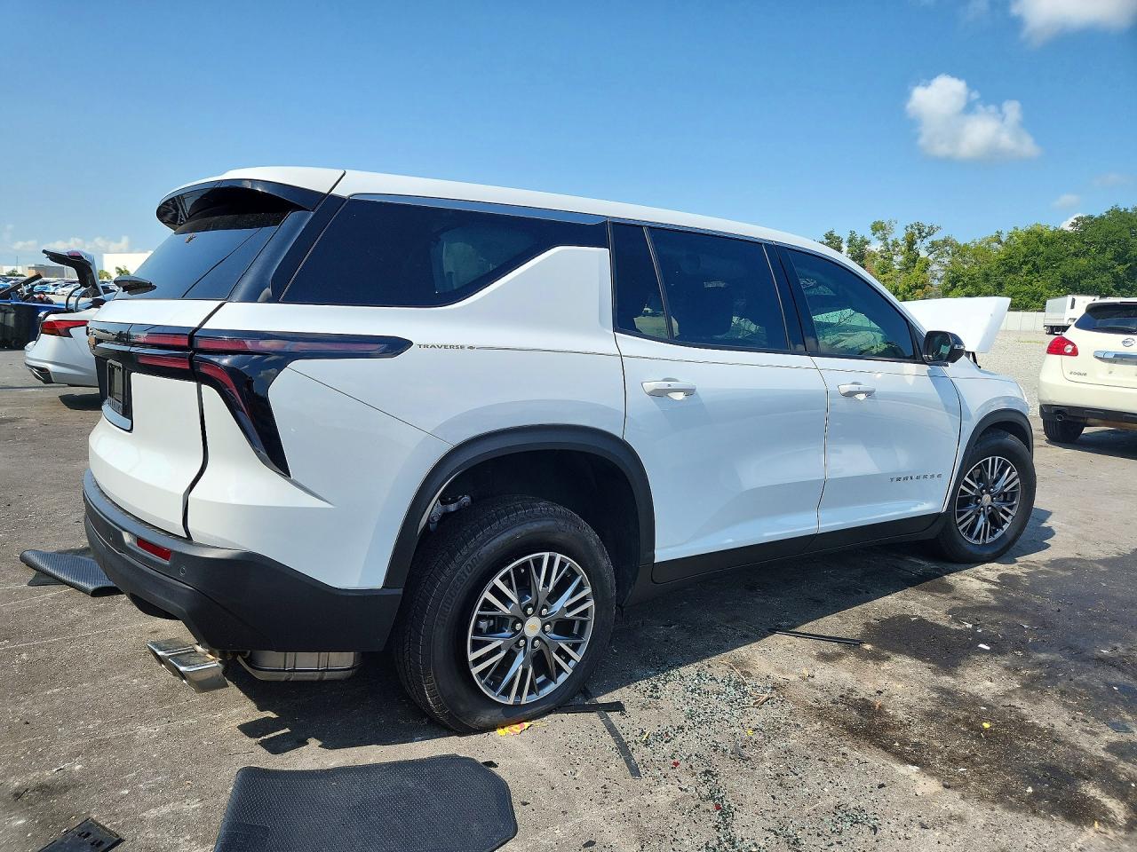2024 CHEVROLET TRAVERSE LS — снимка 3