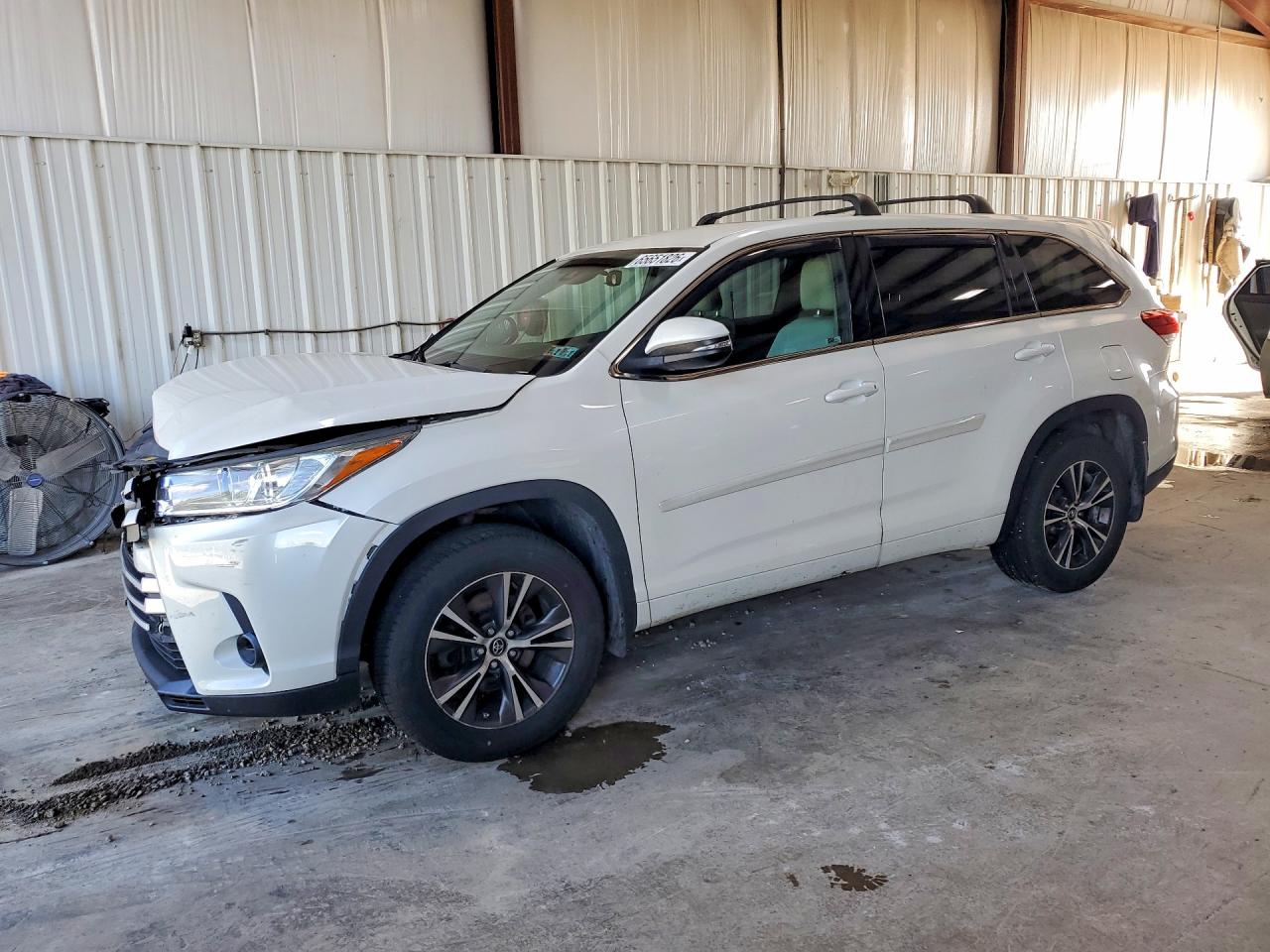 2018 TOYOTA HIGHLANDER LE