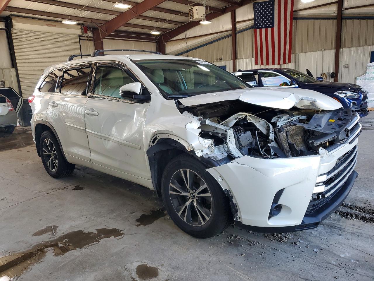 2018 TOYOTA HIGHLANDER LE — снимка 4