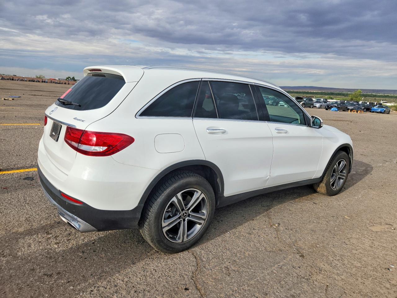 2019 MERCEDES-BENZ GLC 300 4MATIC — снимка 3