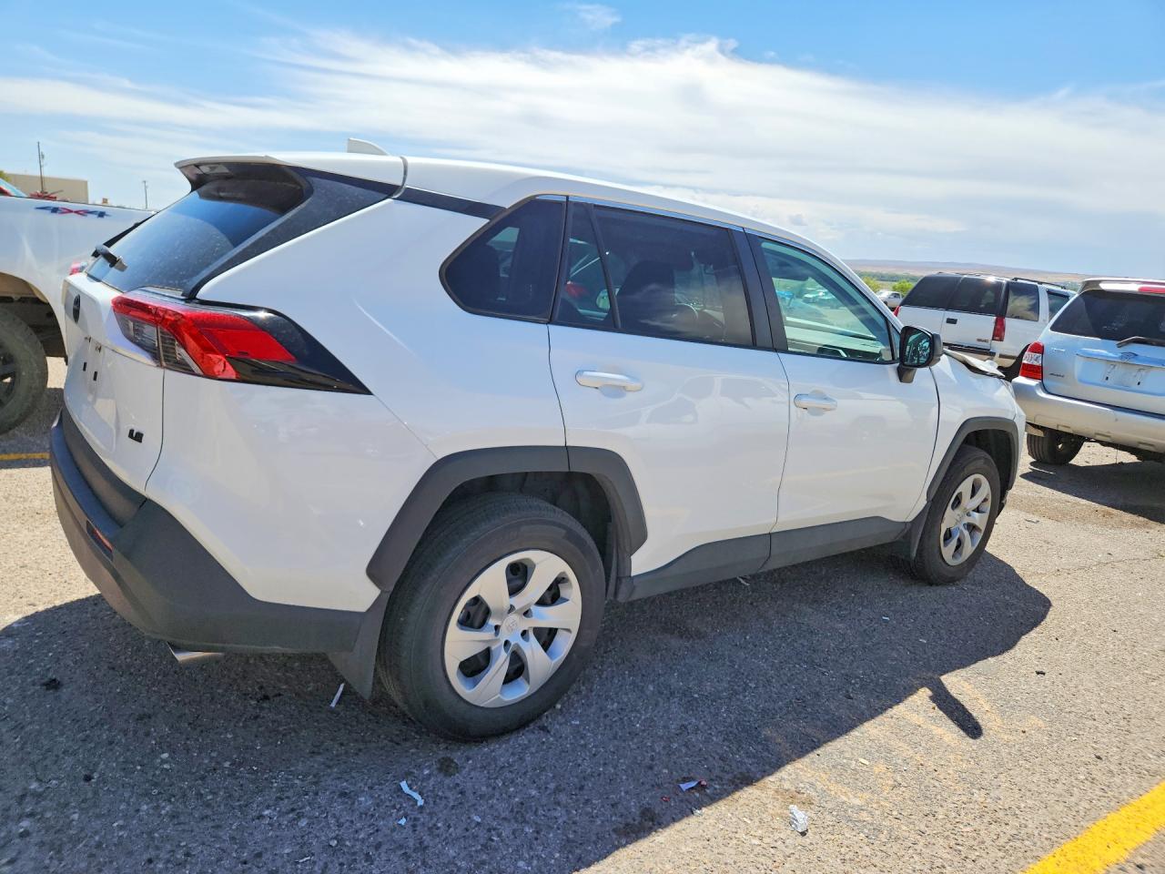 2025 TOYOTA RAV4 LE — снимка 3