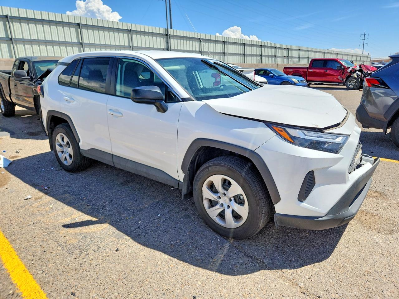2025 TOYOTA RAV4 LE — снимка 4