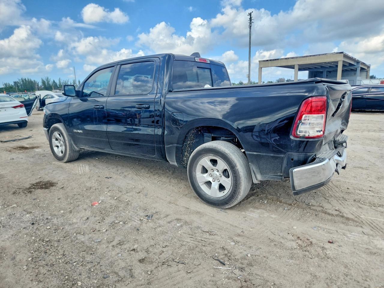 2021 RAM 1500 BIG HORN — снимка 2