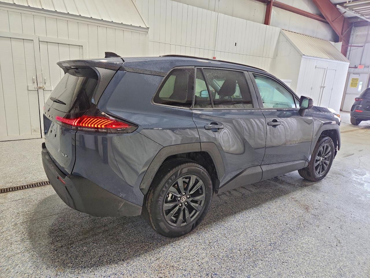2026 TOYOTA RAV4 XLE PREMIUM — снимка 3