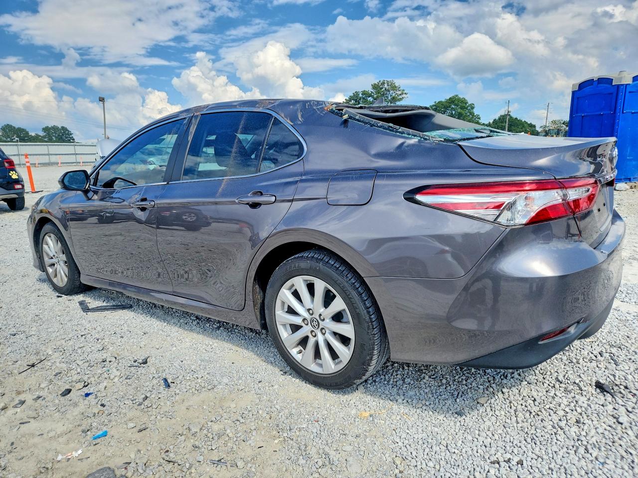 2020 TOYOTA CAMRY LE — снимка 2