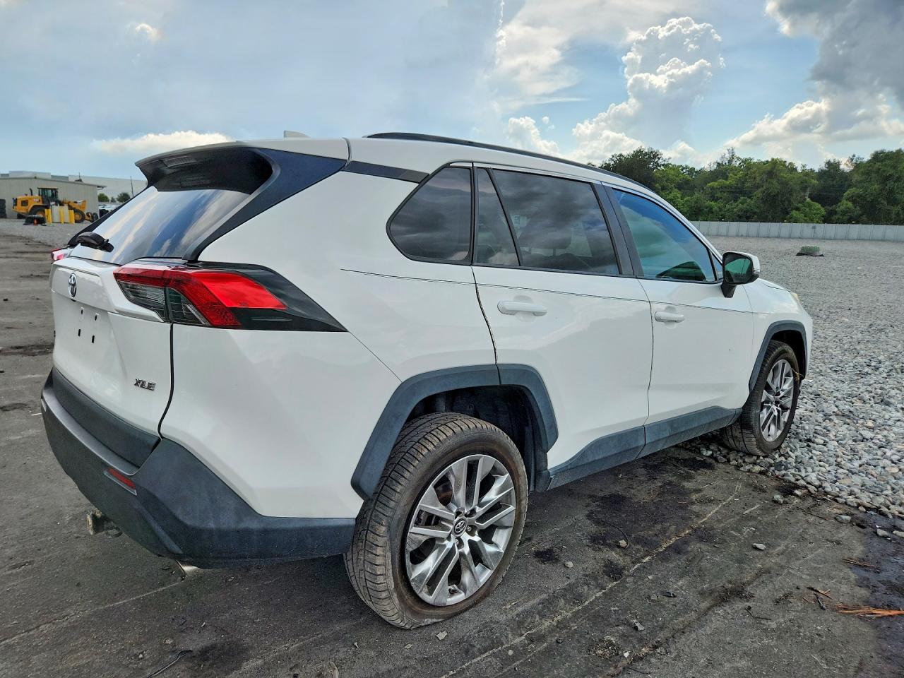 2019 TOYOTA RAV4 XLE PREMIUM — снимка 3