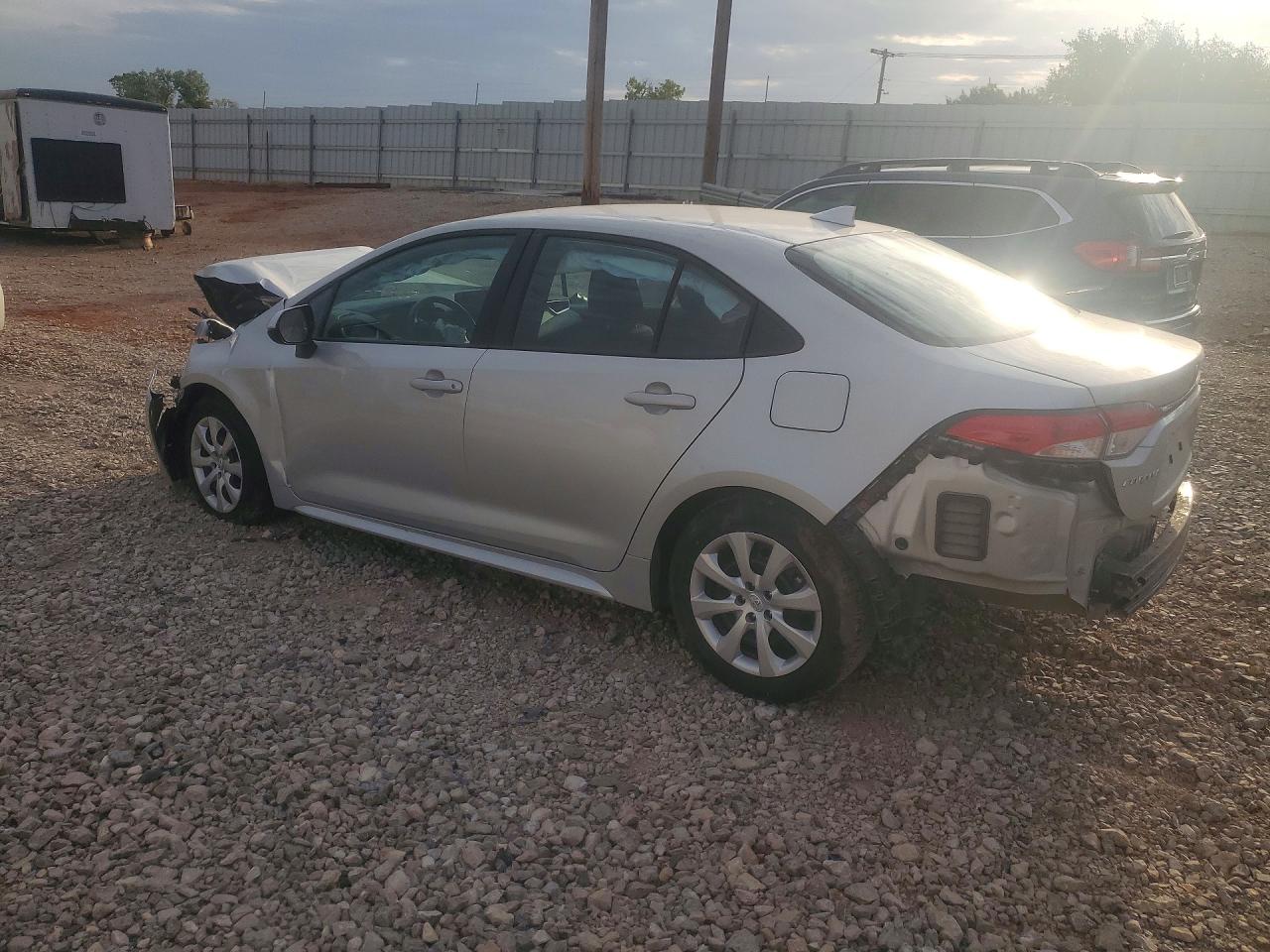 2025 TOYOTA COROLLA LE — снимка 2