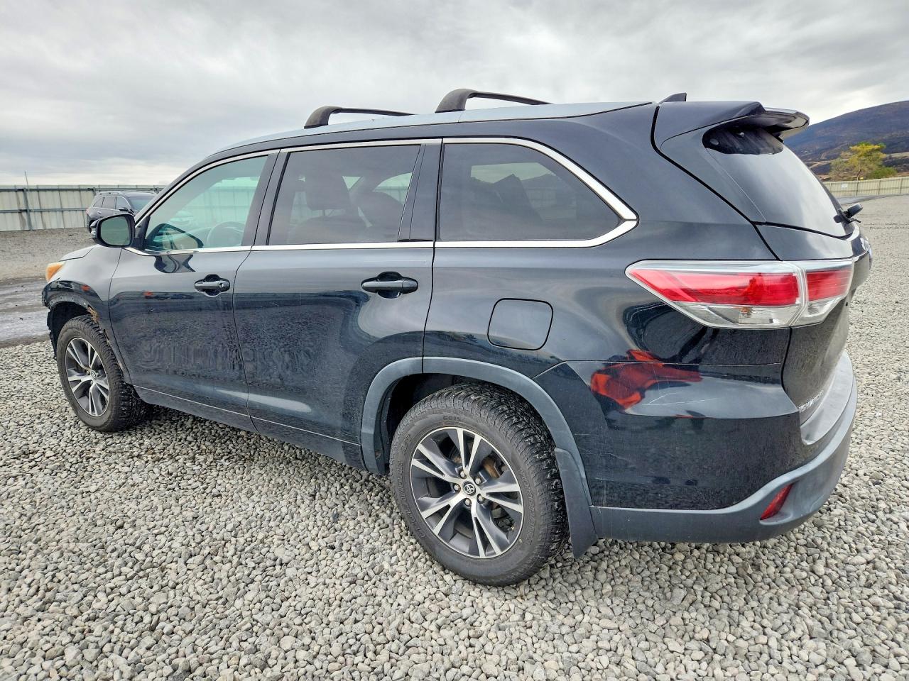2016 TOYOTA HIGHLANDER XLE — снимка 2