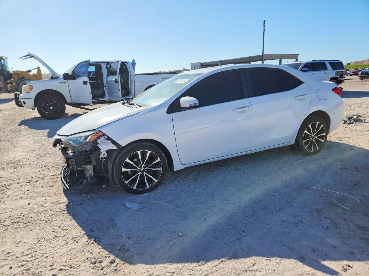 2018 TOYOTA COROLLA SE