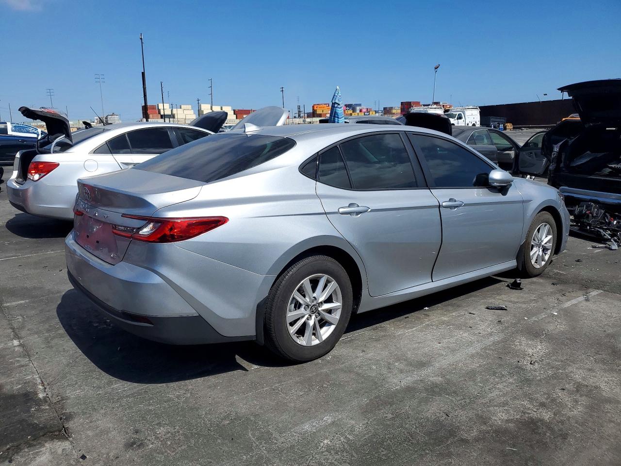 2025 TOYOTA CAMRY LE — снимка 3