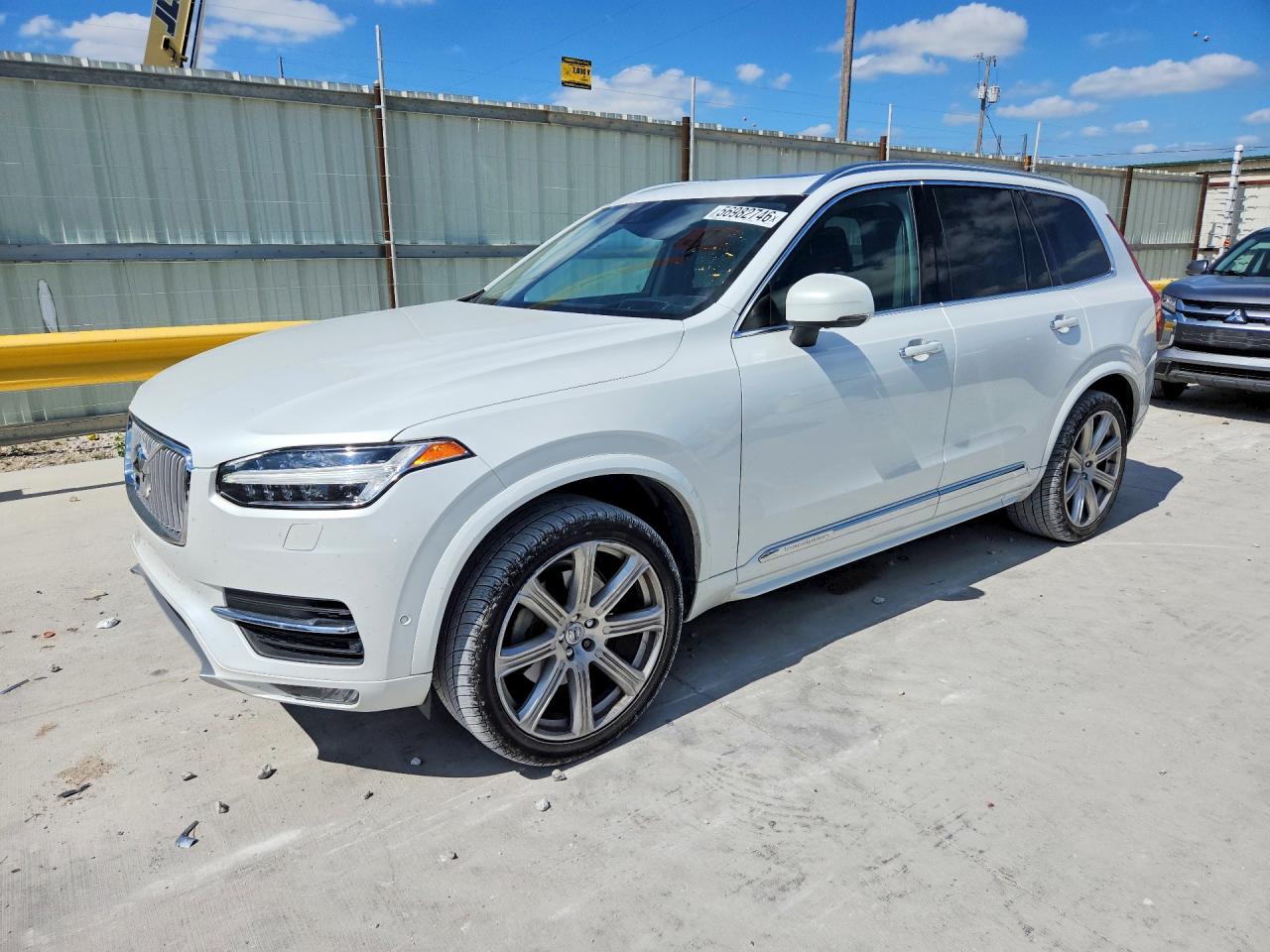 2017 VOLVO XC90 T6