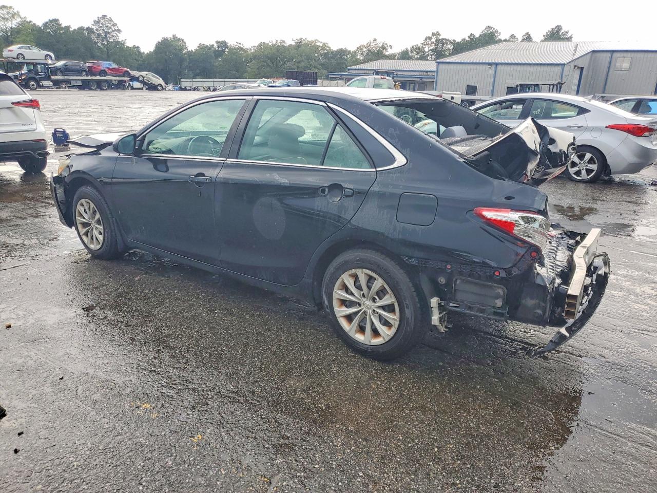 2015 TOYOTA CAMRY LE — снимка 2