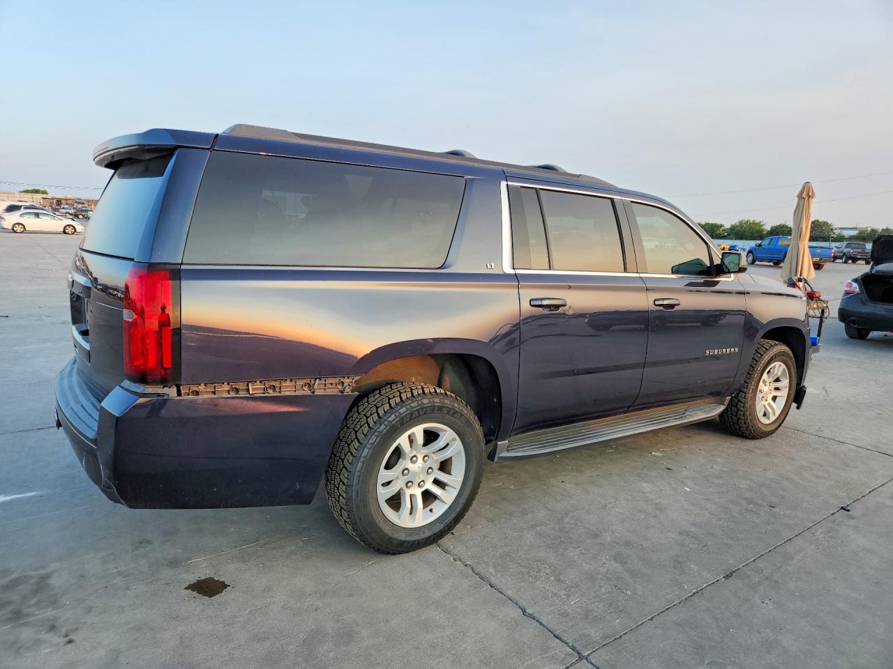 2020 CHEVROLET SUBURBAN C1500 LT — снимка 3