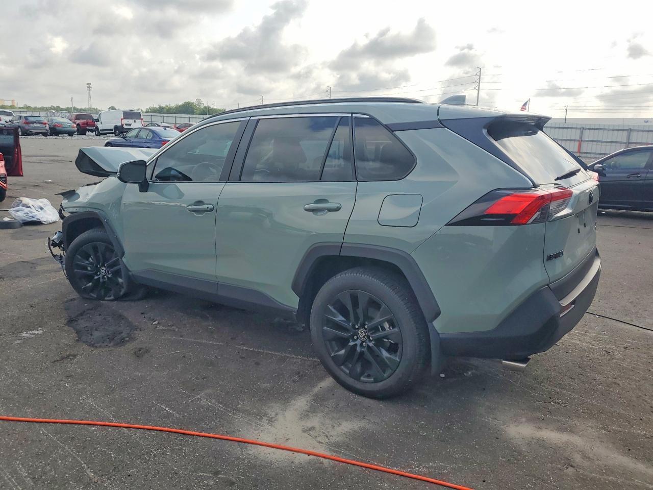 2023 TOYOTA RAV4 XLE PREMIUM — снимка 2