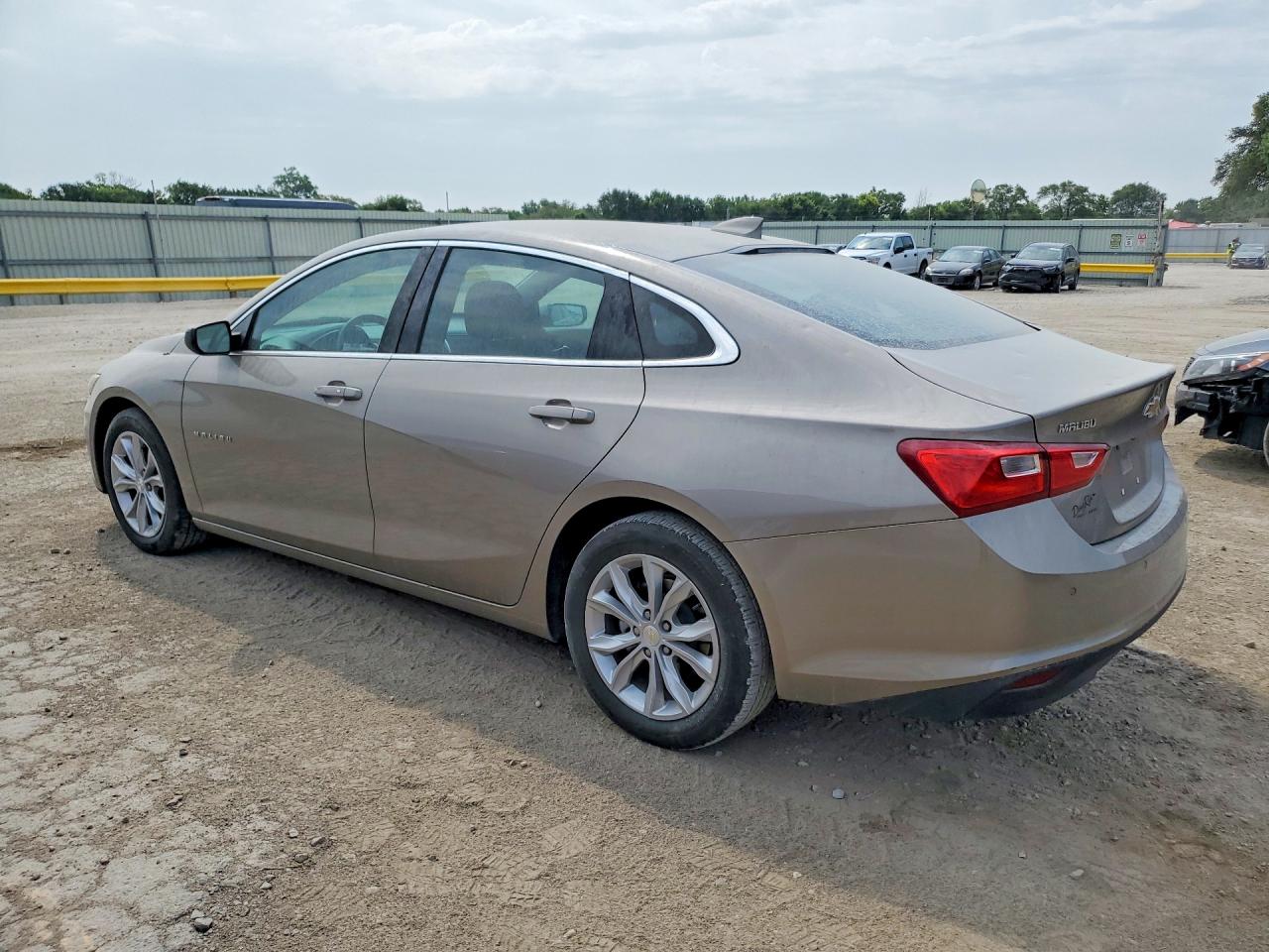 2024 CHEVROLET MALIBU LT — снимка 2