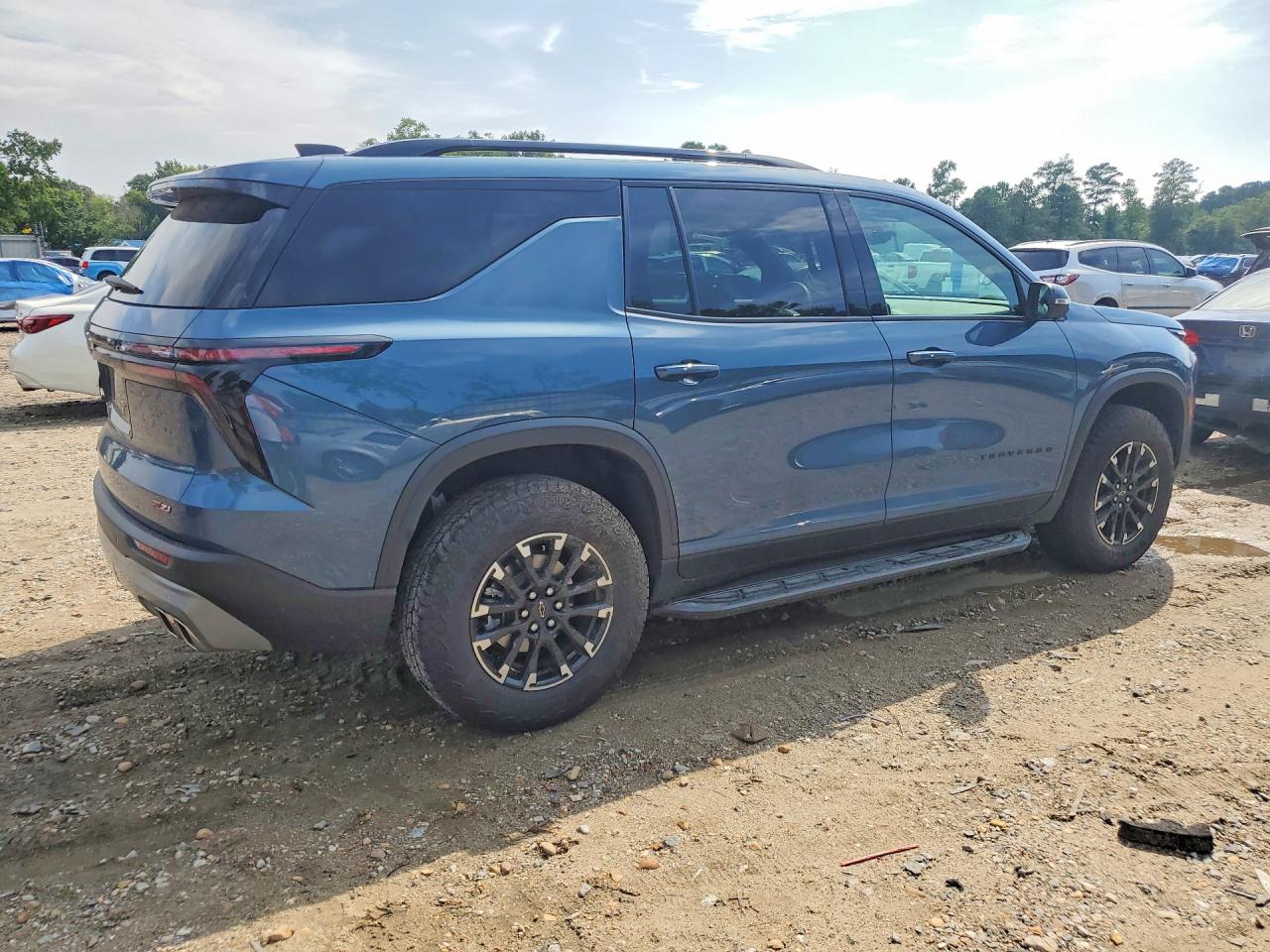 2025 CHEVROLET TRAVERSE Z71 — снимка 3