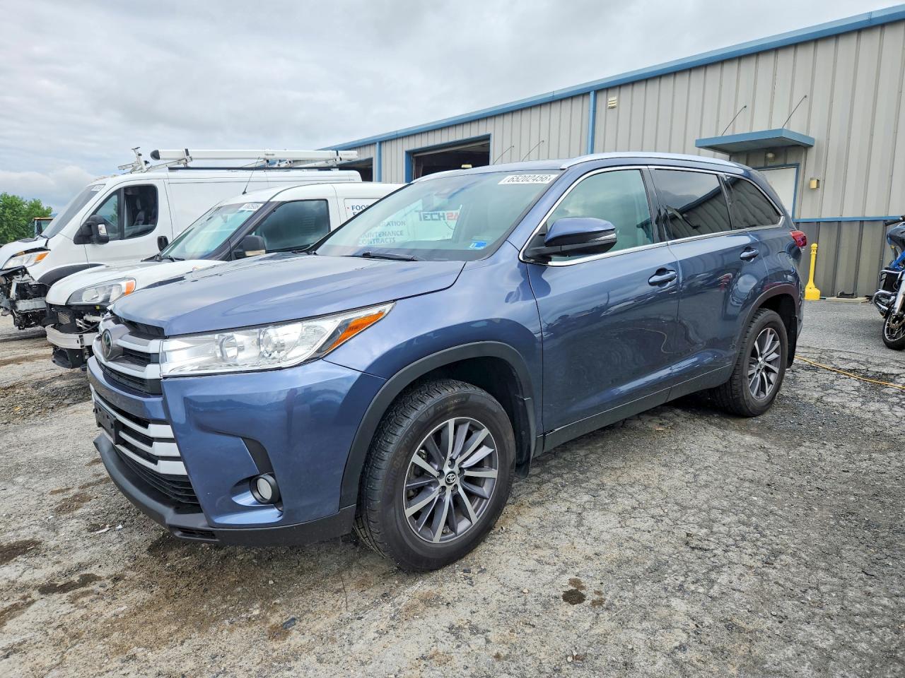 2019 TOYOTA HIGHLANDER XLE