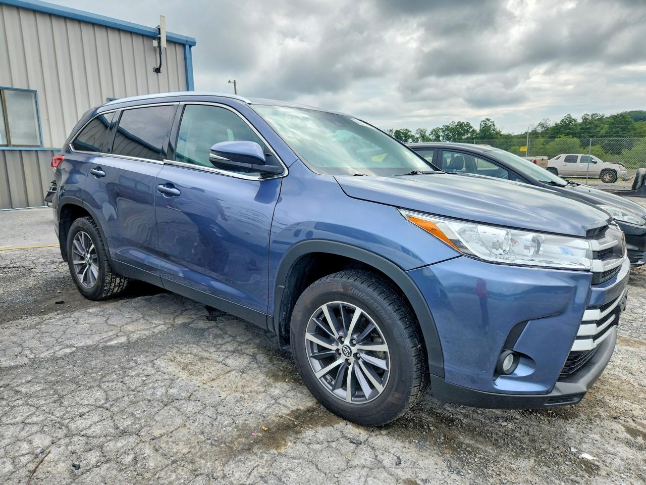 2019 TOYOTA HIGHLANDER XLE — снимка 4