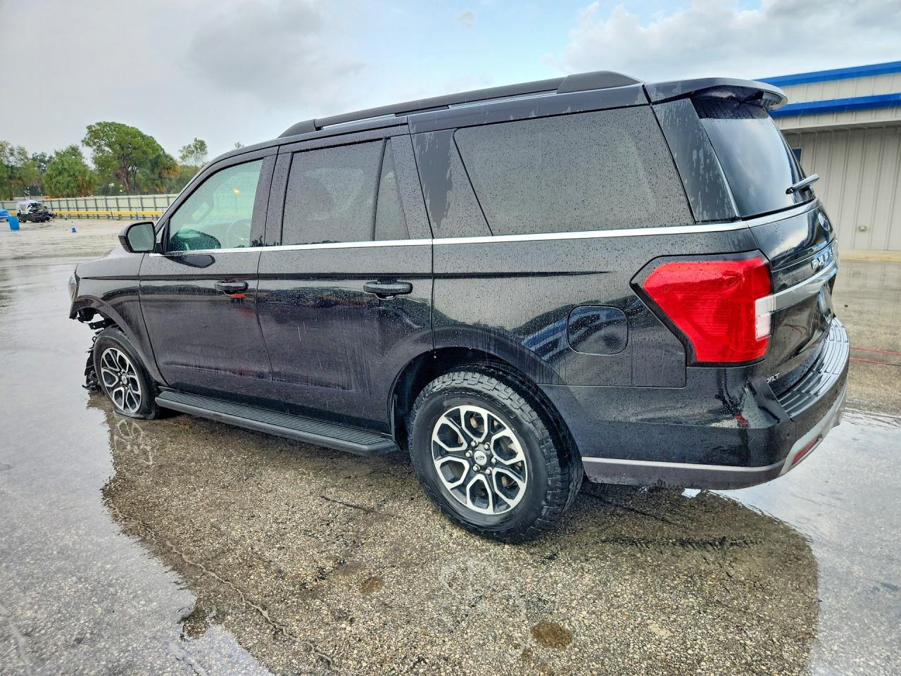 2024 FORD EXPEDITION XLT — снимка 2