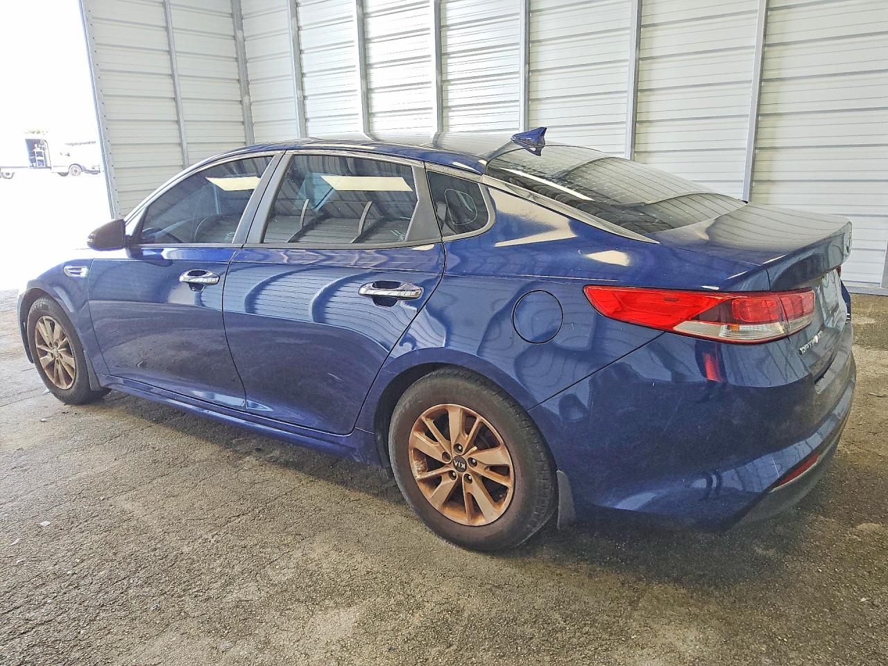 2017 KIA OPTIMA LX — снимка 2