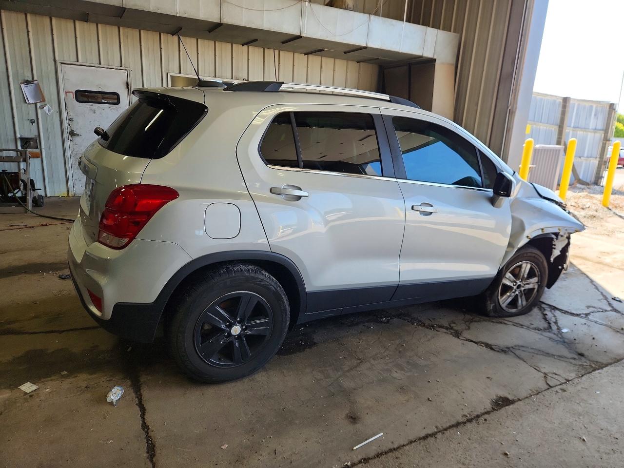 2020 CHEVROLET TRAX 1LT — снимка 3