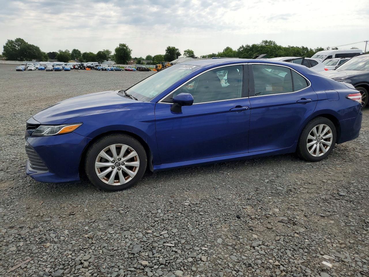 2018 TOYOTA CAMRY LE