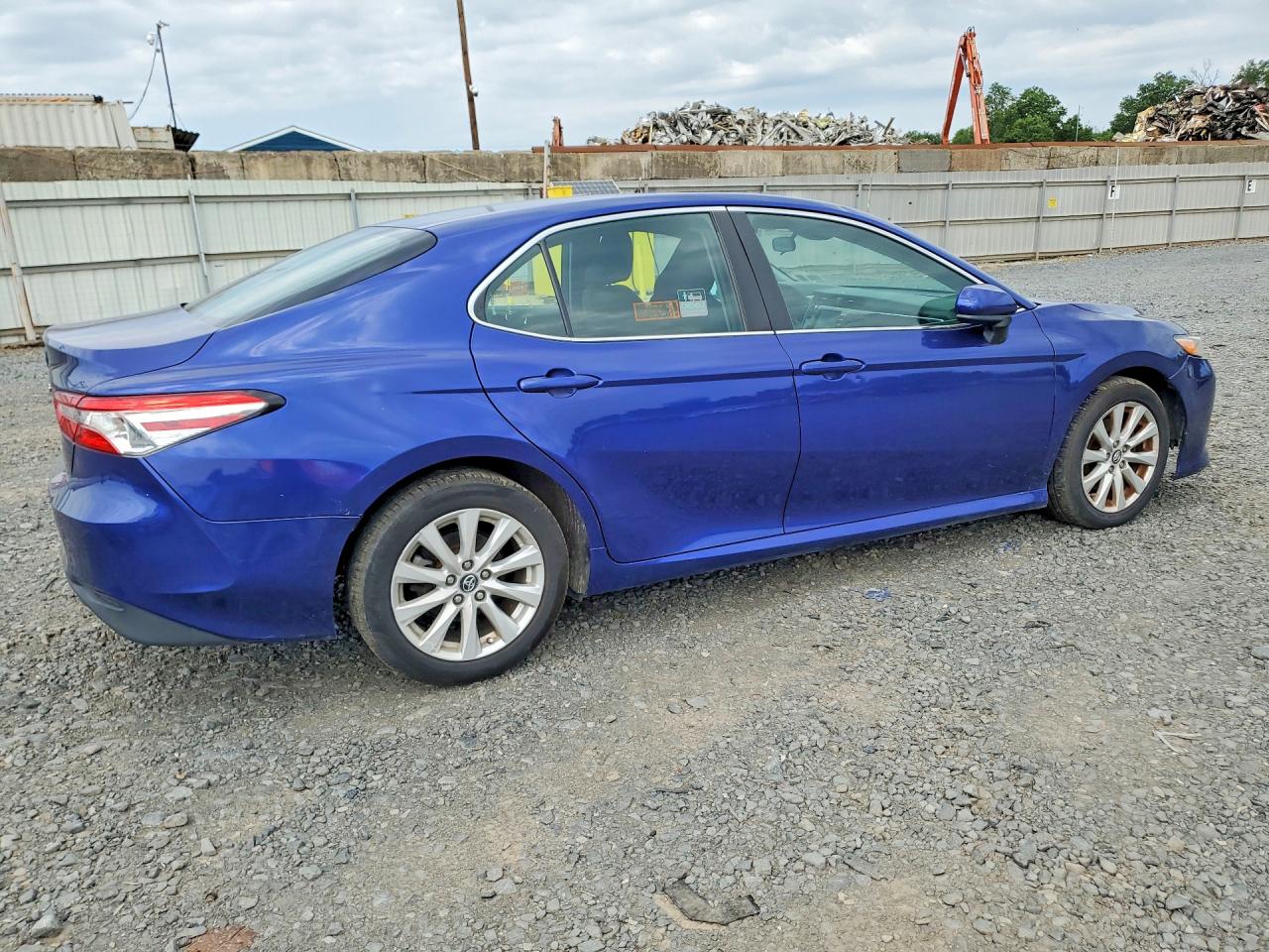 2018 TOYOTA CAMRY LE — снимка 3