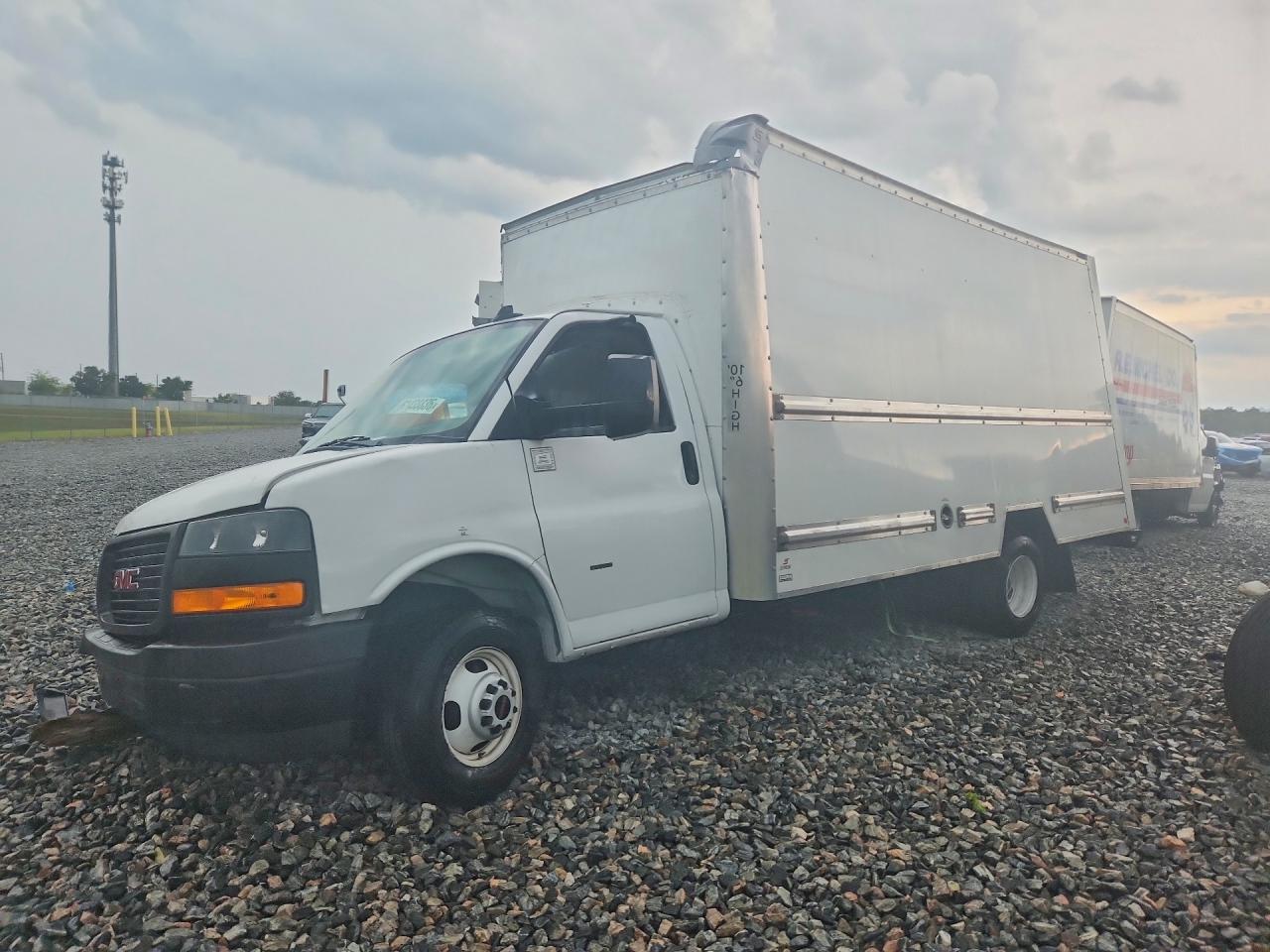 2022 GMC SAVANA CUTAWAY G3500