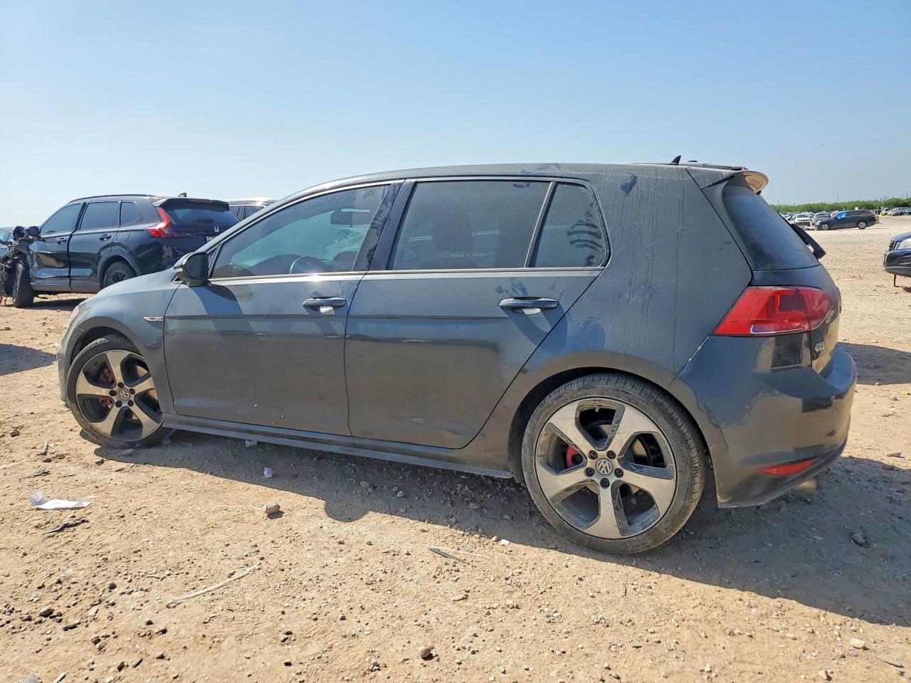 2016 VOLKSWAGEN GTI S/SE — снимка 2
