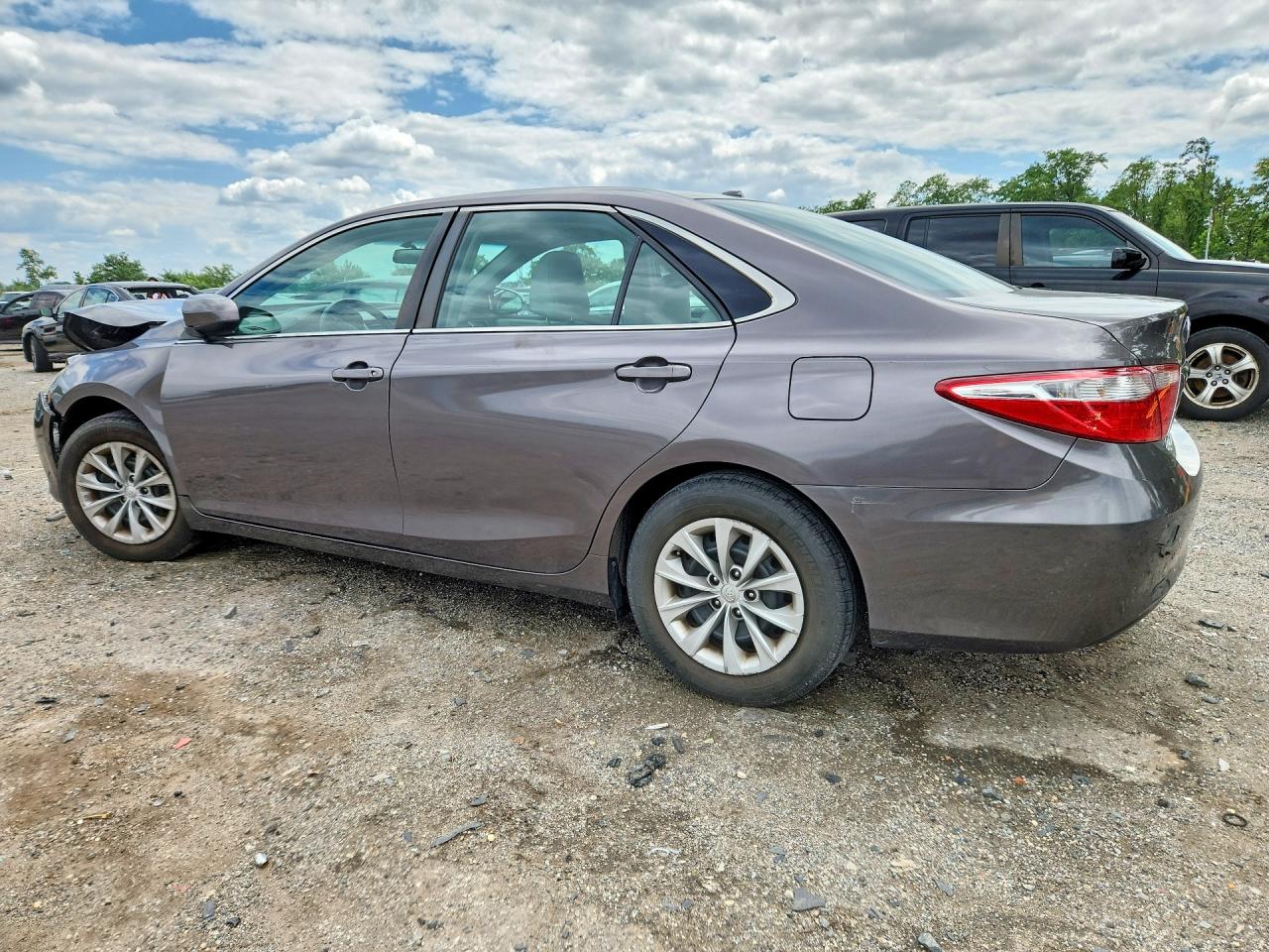 2015 TOYOTA CAMRY LE — снимка 2