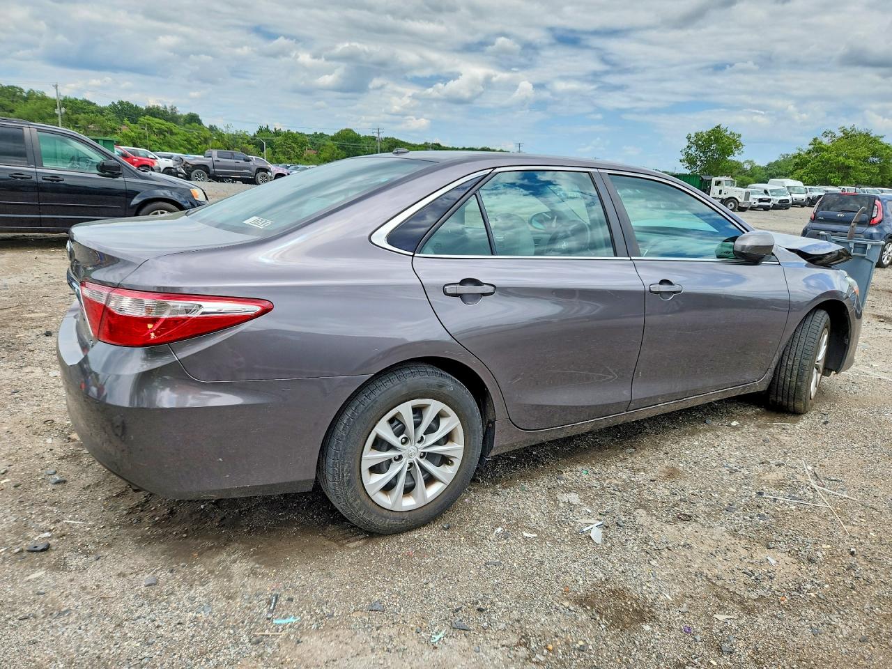 2015 TOYOTA CAMRY LE — снимка 3