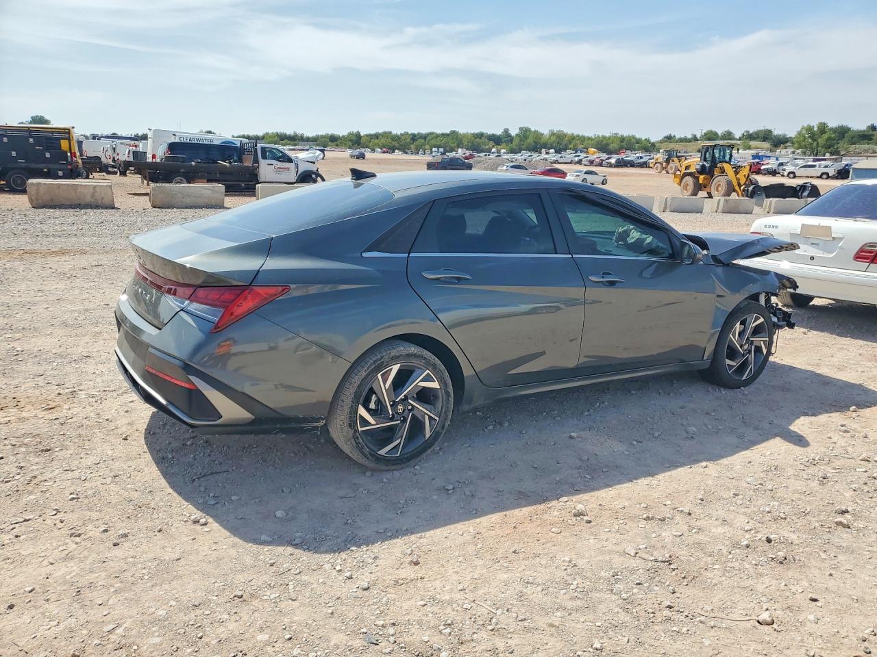 2025 HYUNDAI ELANTRA SEL — снимка 3