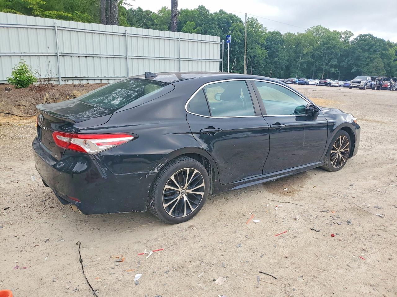 2020 TOYOTA CAMRY SE — снимка 3