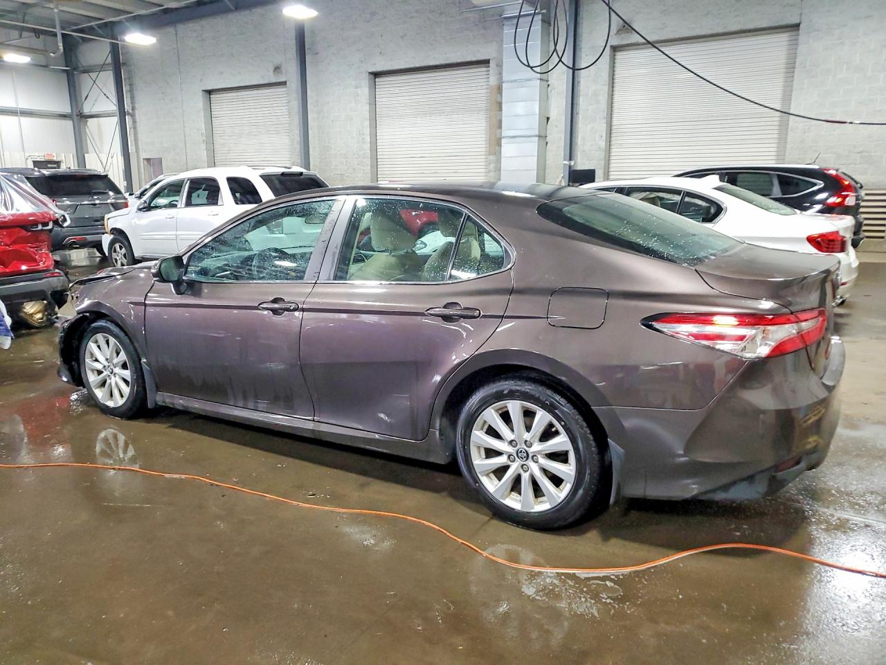 2018 TOYOTA CAMRY LE — снимка 2