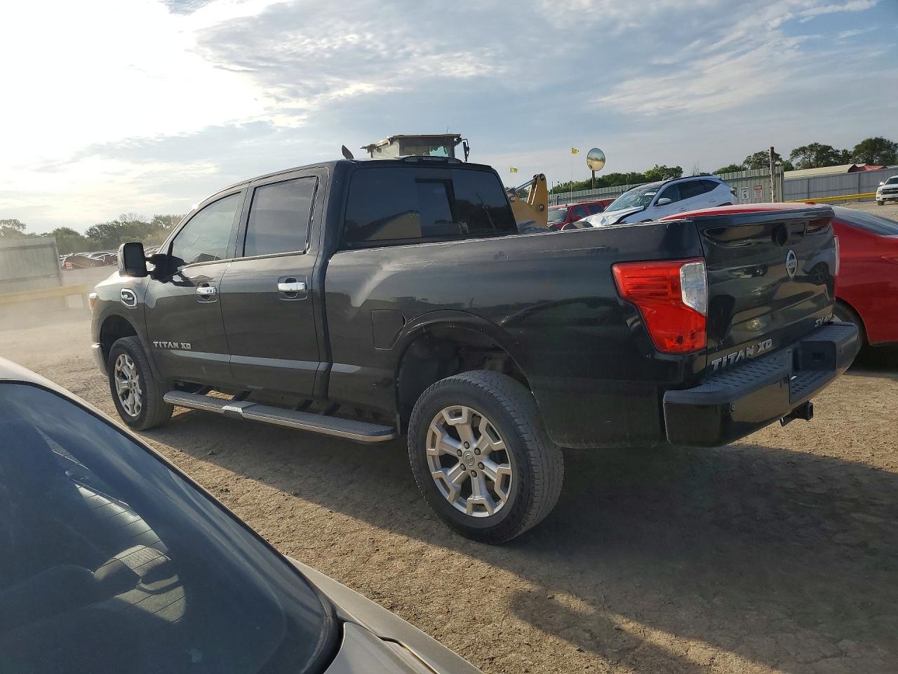 2016 NISSAN TITAN XD SV — снимка 2