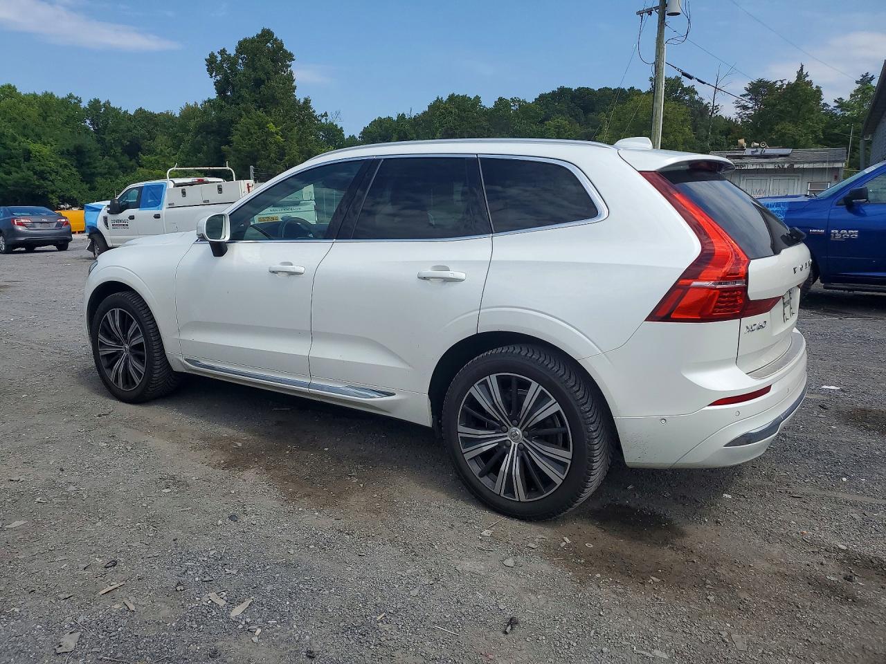 2022 VOLVO XC60 B6 INSCRIPTION — photo 2