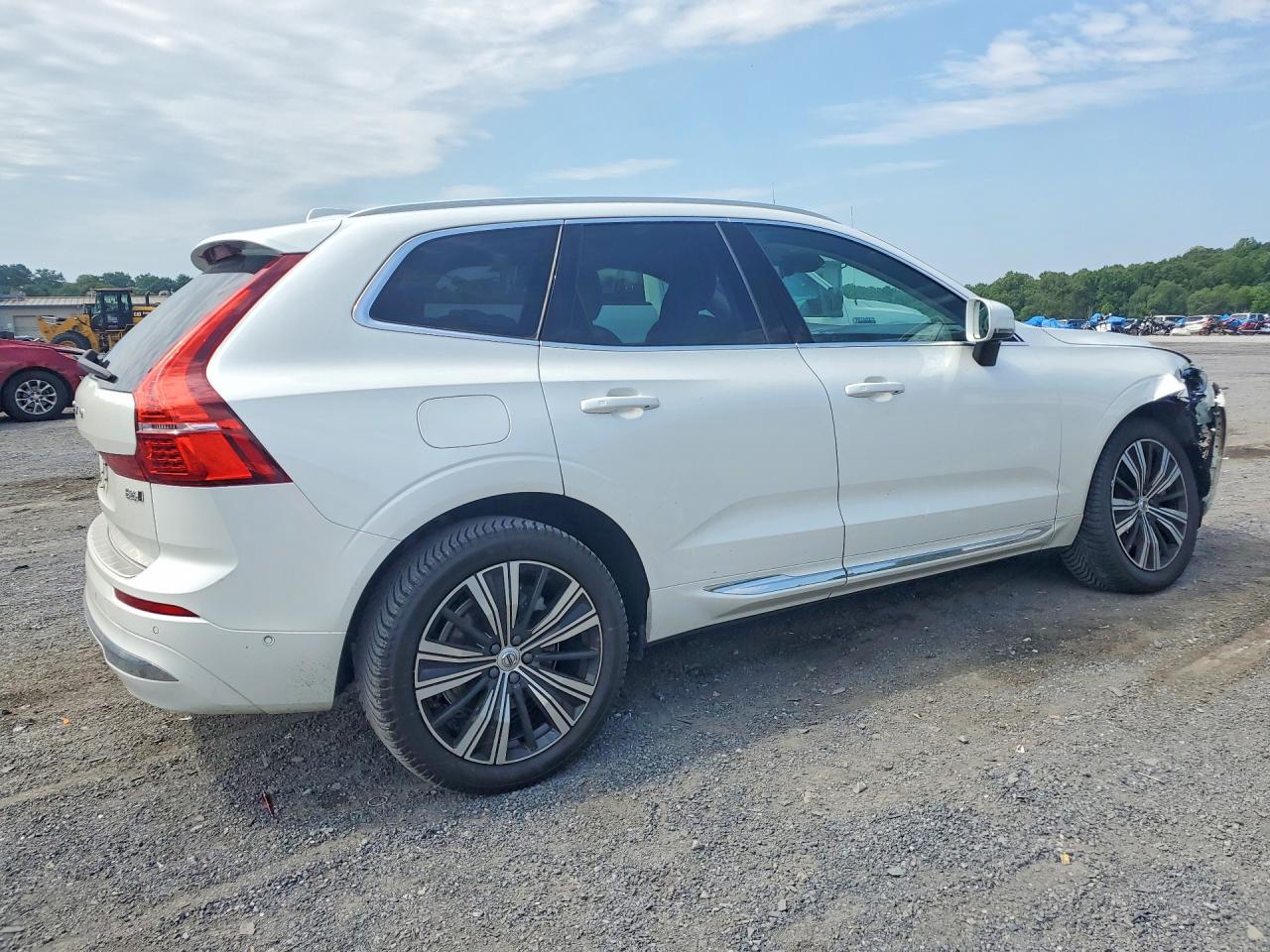 2022 VOLVO XC60 B6 INSCRIPTION — photo 3