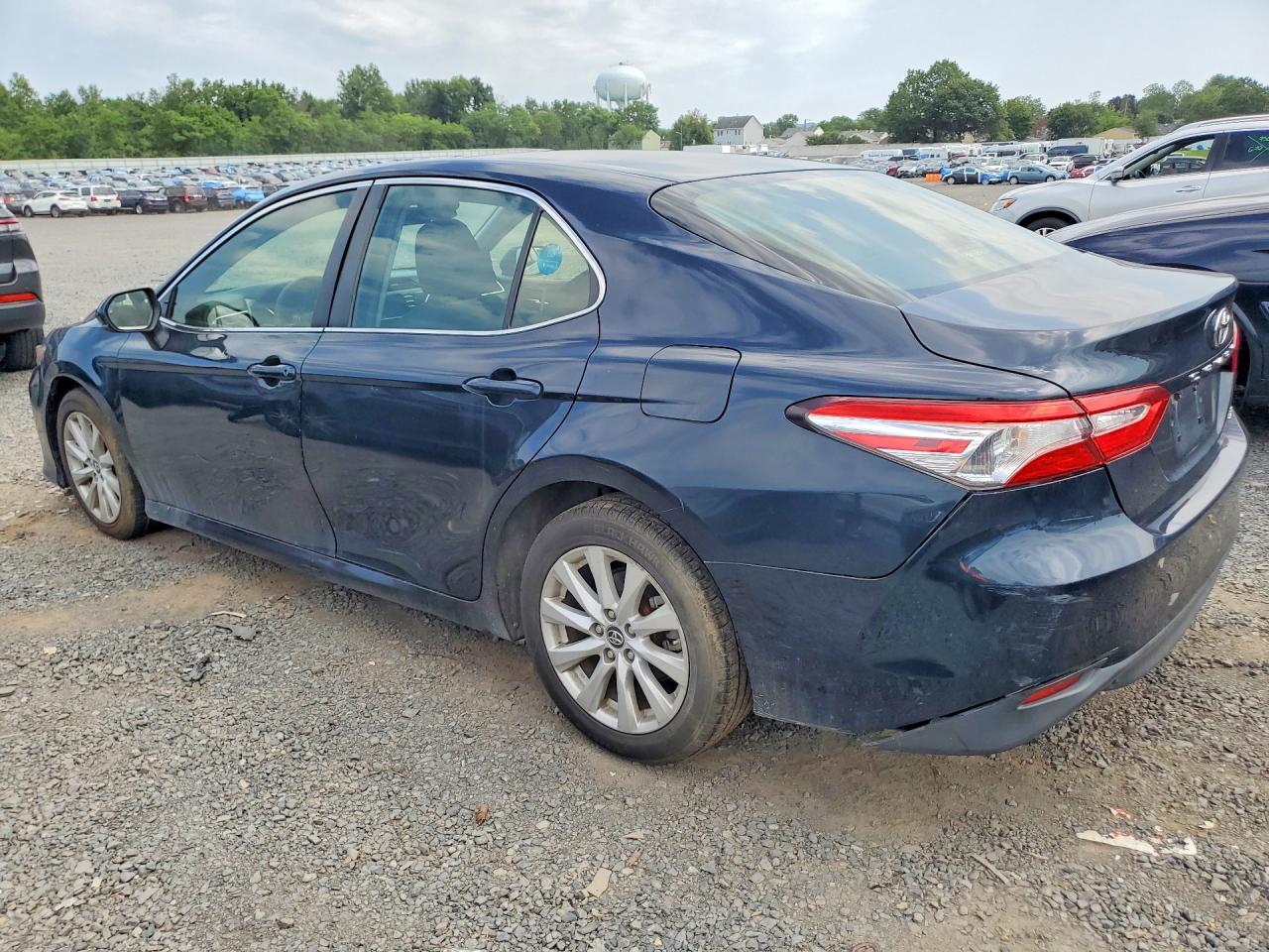 2018 TOYOTA CAMRY LE — снимка 2